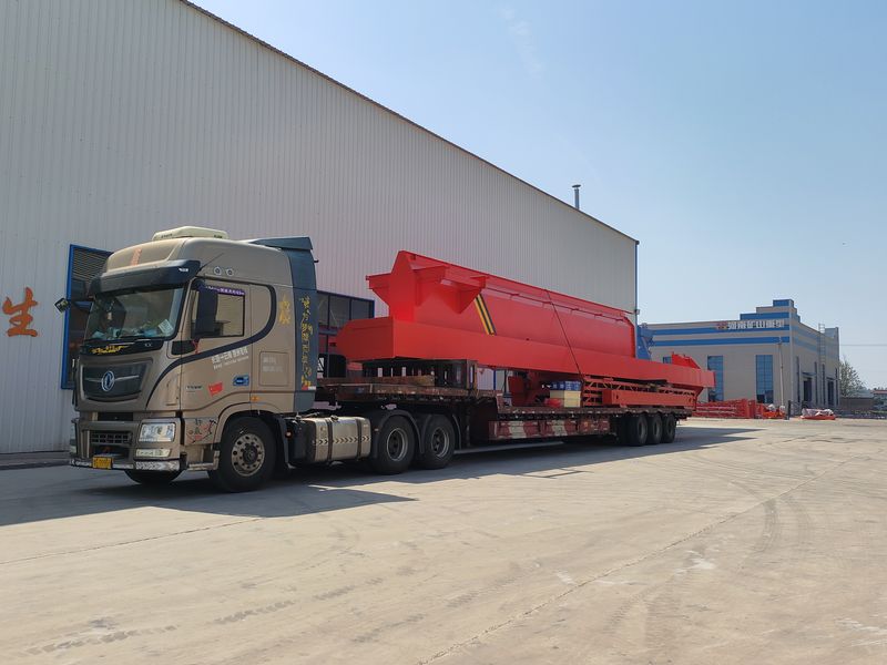 電動(dòng)葫蘆門式起重機(jī) MHxh16t—32m 制作完成，發(fā)往新疆交付客戶使用。